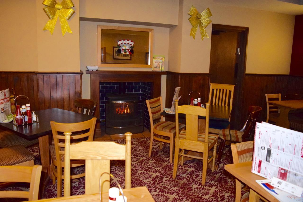 The Golden Acorn Wetherspoon Hotel Glenrothes Exterior photo