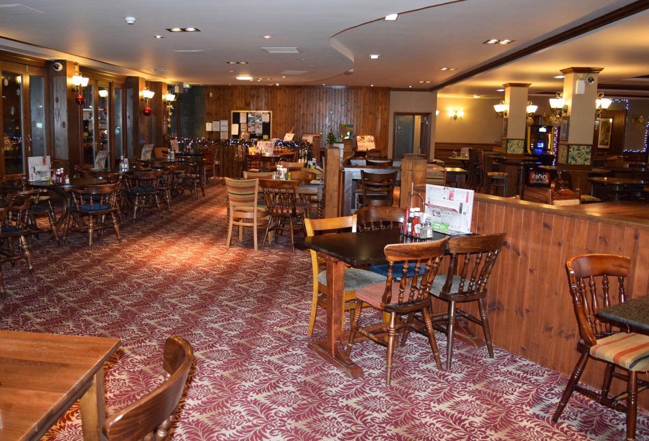 The Golden Acorn Wetherspoon Hotel Glenrothes Exterior photo
