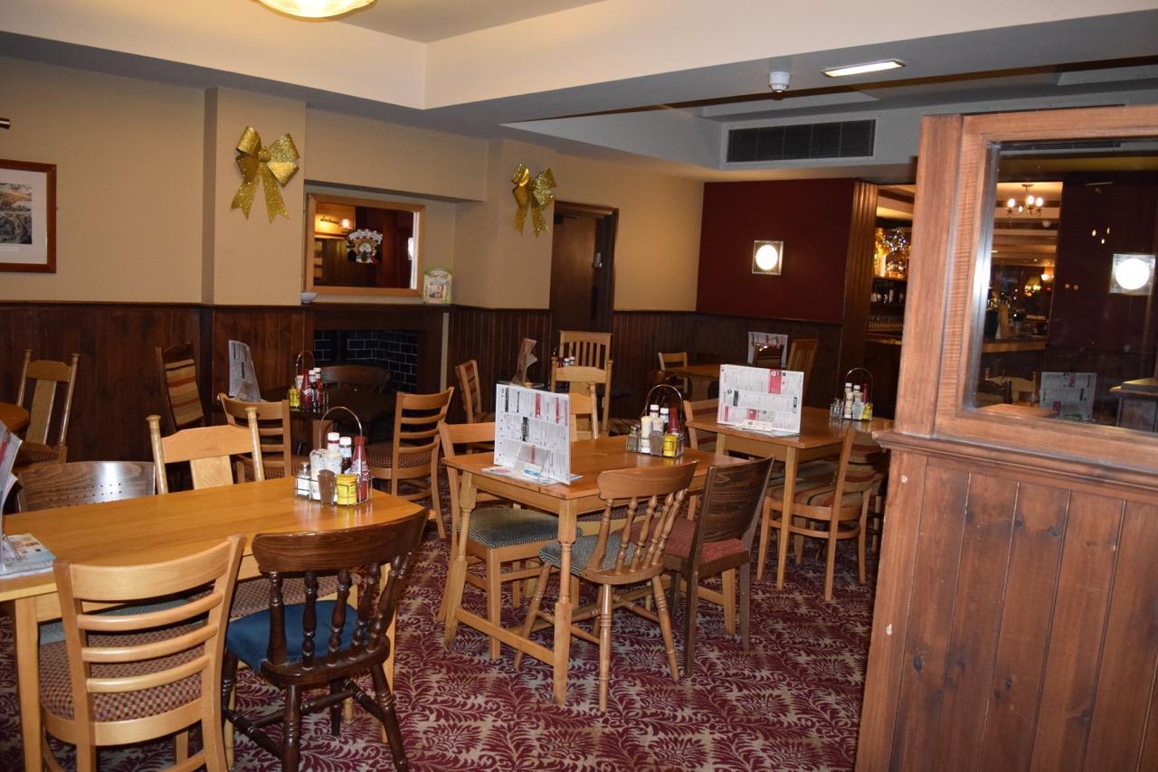 The Golden Acorn Wetherspoon Hotel Glenrothes Exterior photo